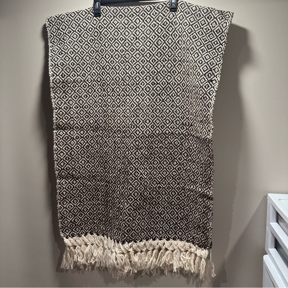 Mexican Rebozo Shawl in Brown on Cream –100% Raw Wool, Thick, Large Winter Wrap - Picture 9 of 15